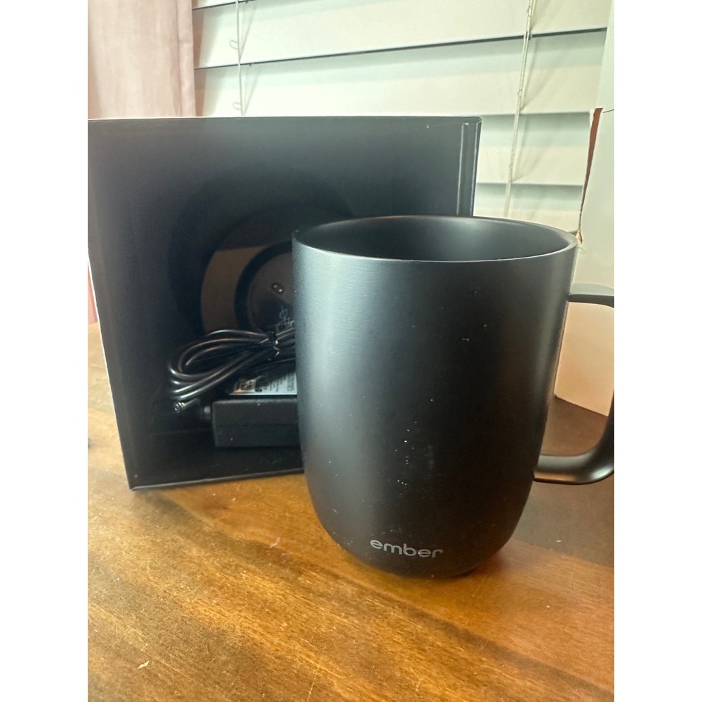 Ember Mug 2 Temperature Control Smart Coffee Mug 14oz Black CM19P